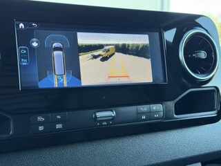 Mercedes-Benz Sprinter 2024 - 319 CDI 191 PK 4x4 AUTOMAAT FACELIFT BPM VRIJ !! / 9G-TRONIC / L3H2 / STUUR EN STOELVERWARMING / 2.8 TONS TREKHAAK / CAMERA / ADAPTIVE CRUISE / AIRCO......... ZEER COMPLEET !! obrazek 18