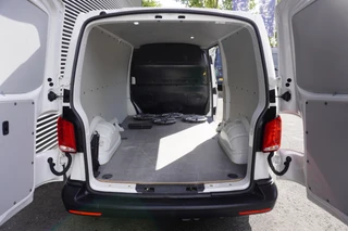 Volkswagen Transporter 2024 - L2H1 110pk L2H1 Camera Apple Carplay Airco Cruise control 3-zits image 3 thumbnail