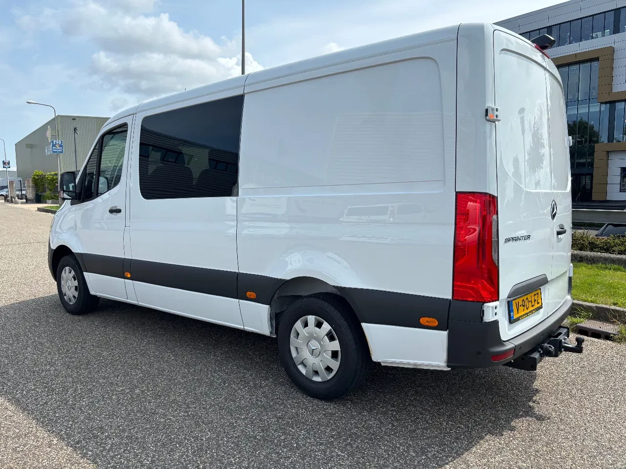 Mercedes-Benz Sprinter 2024 - 317CDI L2H1 Dubbelcabine 6+1 Pers Automaat Airco Navi Camera 3500KG Trekhaak NIEUW BPM VRIJ obrázek 6
