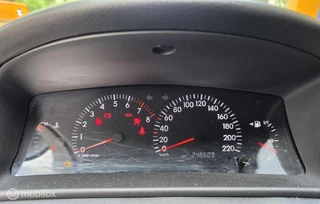 Toyota Corolla 2005 - 1.6 VVT-i Linea Sol obrazek 15