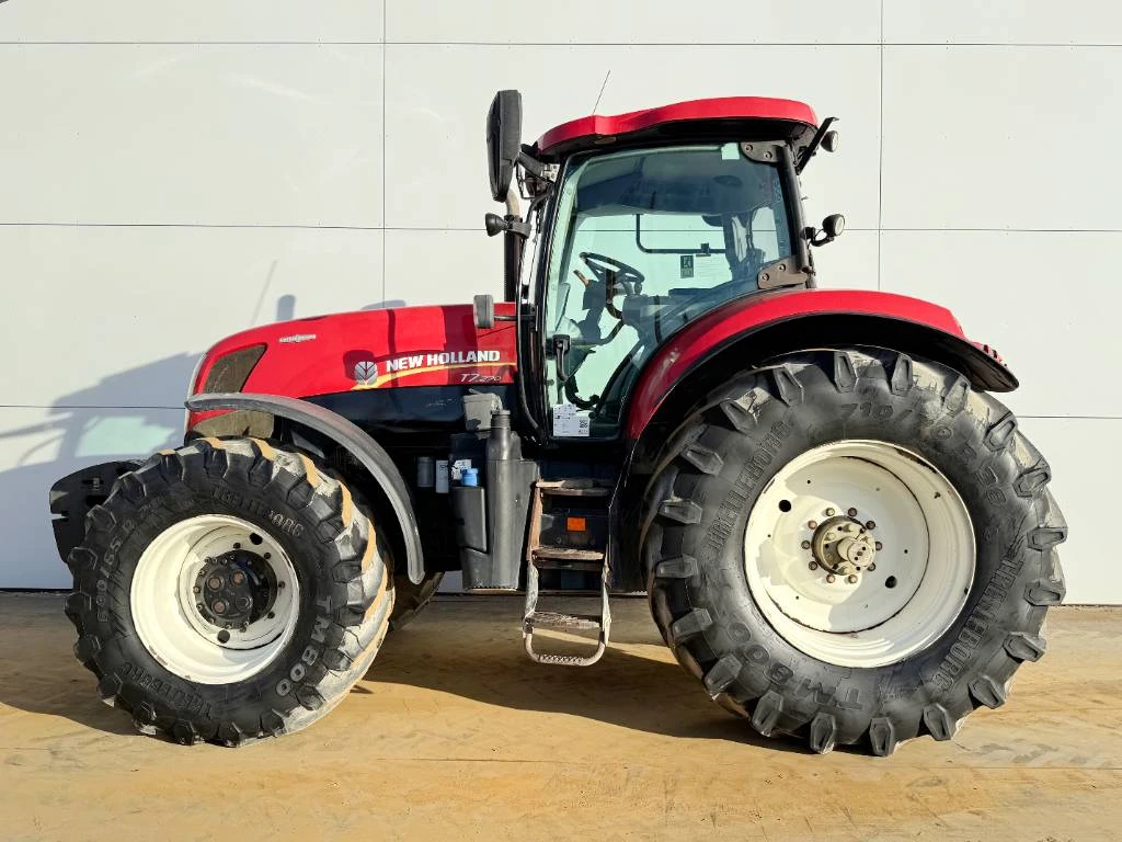 New Holland 2014 - T7.270 - 4 Hydraulics / Good Working Condition afbeelding 1