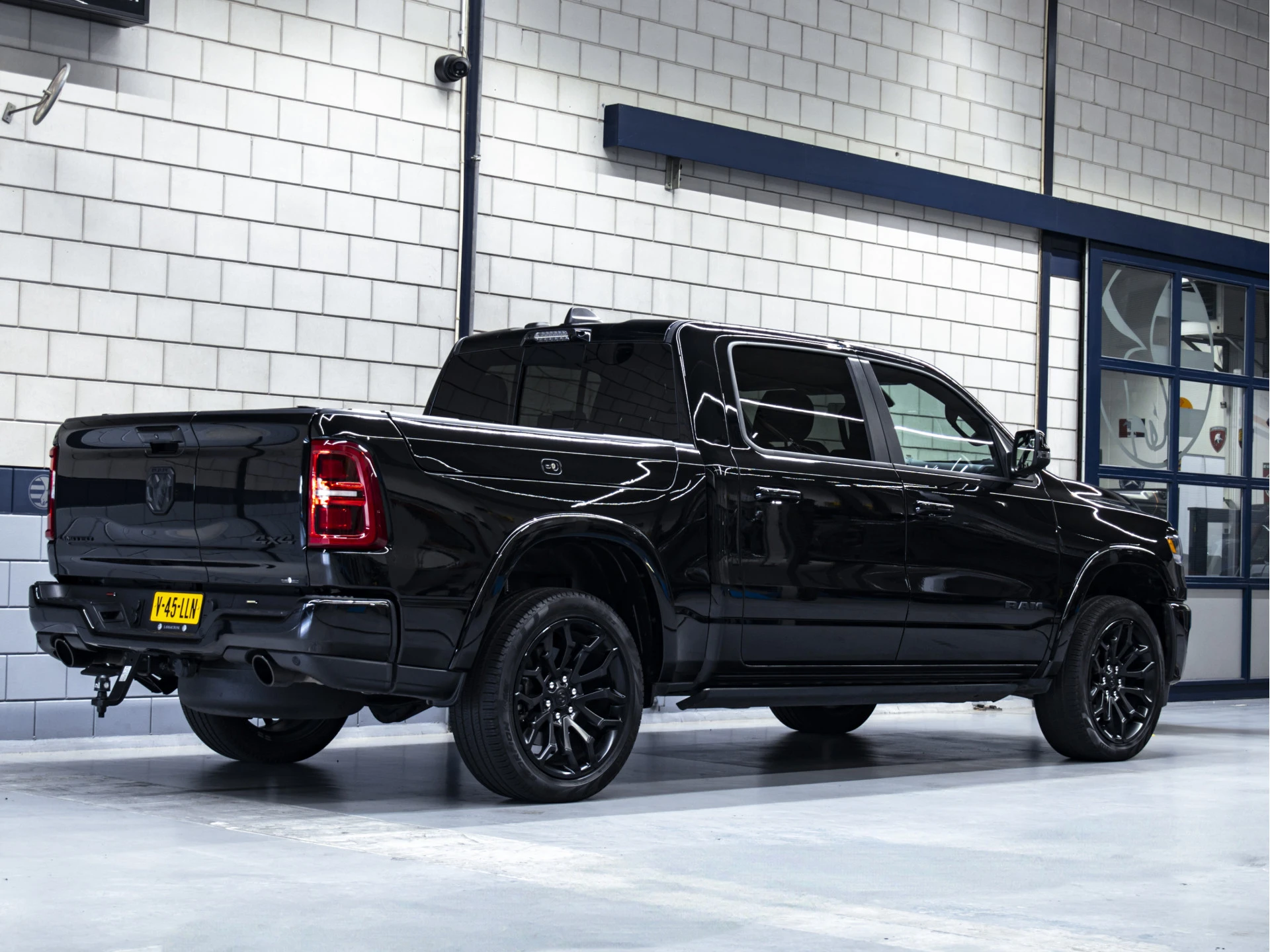 Dodge Ram 1500 2024 - Limited Night Hurricane | 3.0L High Output 540pk 4x4 Crew Cab image 3
