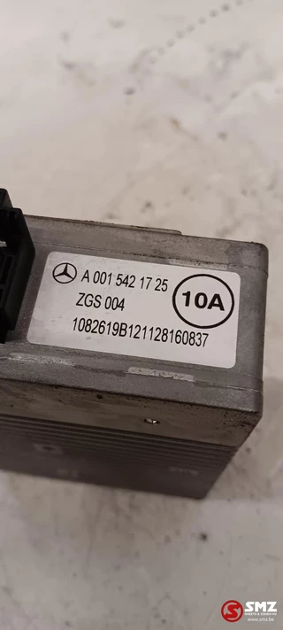 Mercedes-Benz N/A 2013 - Occ omvormer 24V-12V 10A Mercedes imagen 2