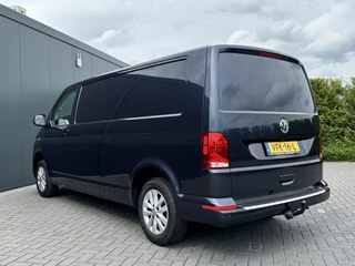 Volkswagen Transporter 2020 - 2.0 TDI 111 PK HIGHLINE / STARLIGHT BLUE METALLIC / L2H1 / TREKHAAK / CAMERA / CRUISE / AIRCO image 5