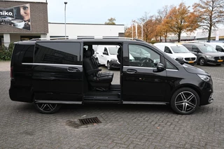 Mercedes-Benz V-Class 2024 - 300d 4-Matic AMG DC L3 XL zdjecie 4