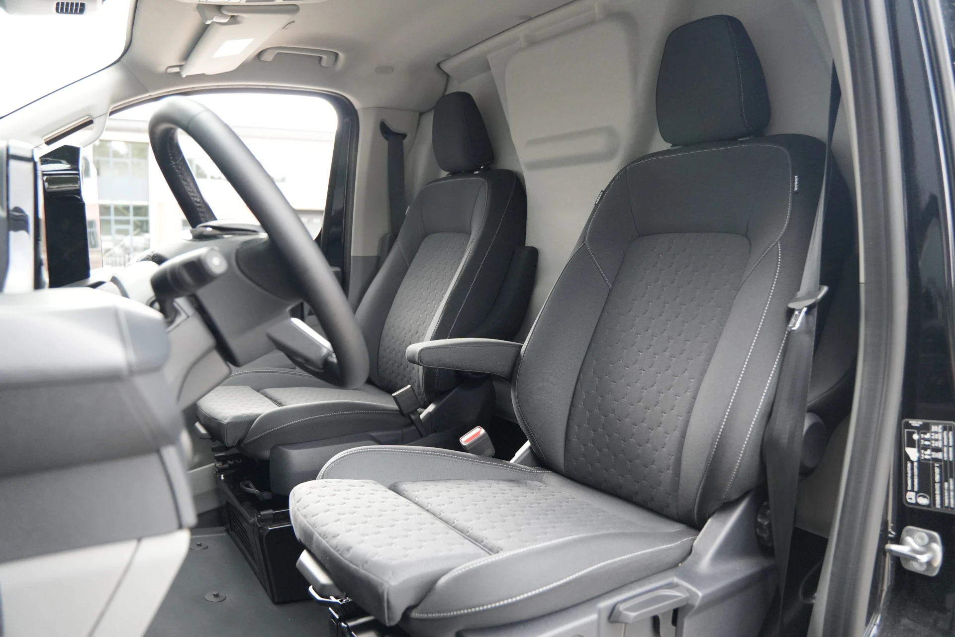 Ford Transit Custom 2025 - 320 2.0 TDCI L2H1 Limited 170pk - INCLUSIEF BPM - 2x Schuif - 1+1 Stoel - ACC - Blindspot - Stoel/stuurverwarming - Keyless - Rijklaar imagen 17