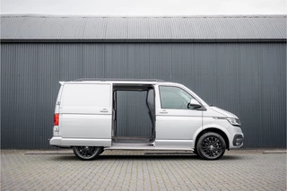 Volkswagen Transporter 2021 - T6.1 Bulli 2.0 TDI L1H1 | Virtual cockpit | Automaat | 150 PK | 3-Zits | 1e Eigenaar | LED | Camera | Carplay | PDC | Zijschuifdeur R+L | Trekhaak immagine 8