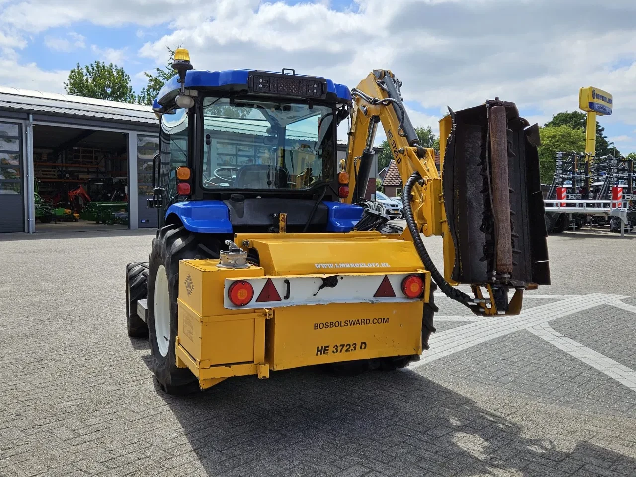 New Holland 2003 - Boomer 3050 met Bos Maaiarm afbeelding 6