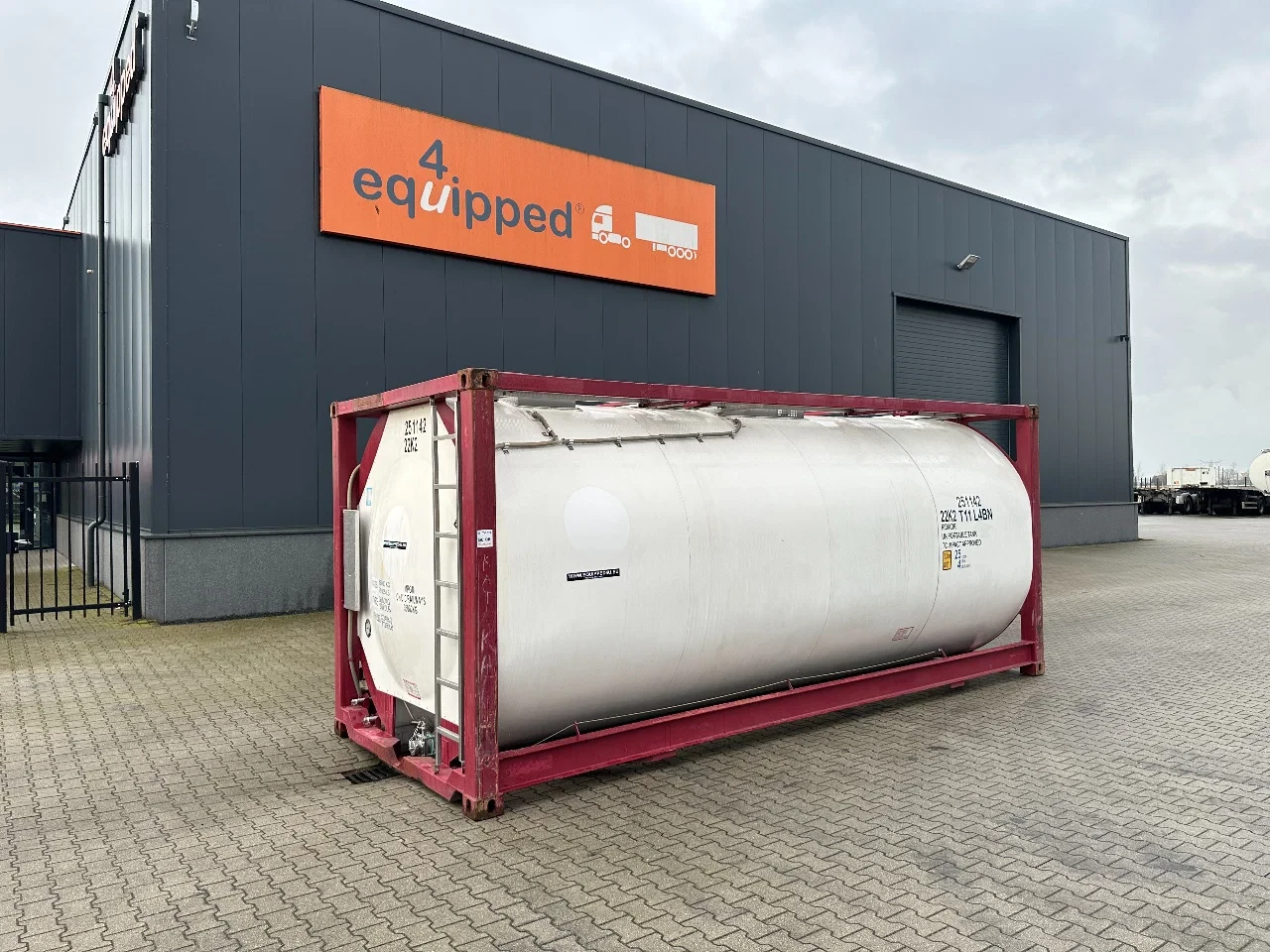 CIMC tankcontainers 2017 - 20FT ISO / 25.040L / L4BN / T12 / steam heating / bottom discharge / 2.5Y-TEST/CSC: 03/2027 afbeelding 1