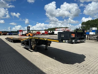 Broshuis N/A 2015 - 3ABSD Lowloader 3-axle / GVW: 53.000kg / Neck: 23.000kg / hydraulic steering + ramps + loading table / 4.60m extendable / winch / liftaxle immagine 12