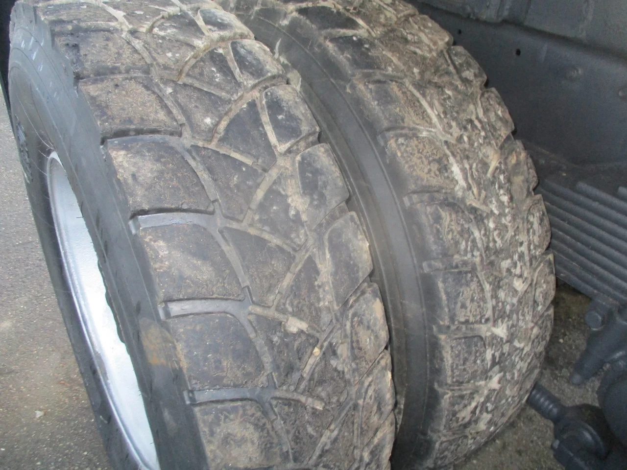 MAN 26.402 1994 - 6x4 , ZF Manual , Retarder , 3 Way tipper , Spring suspension image 18