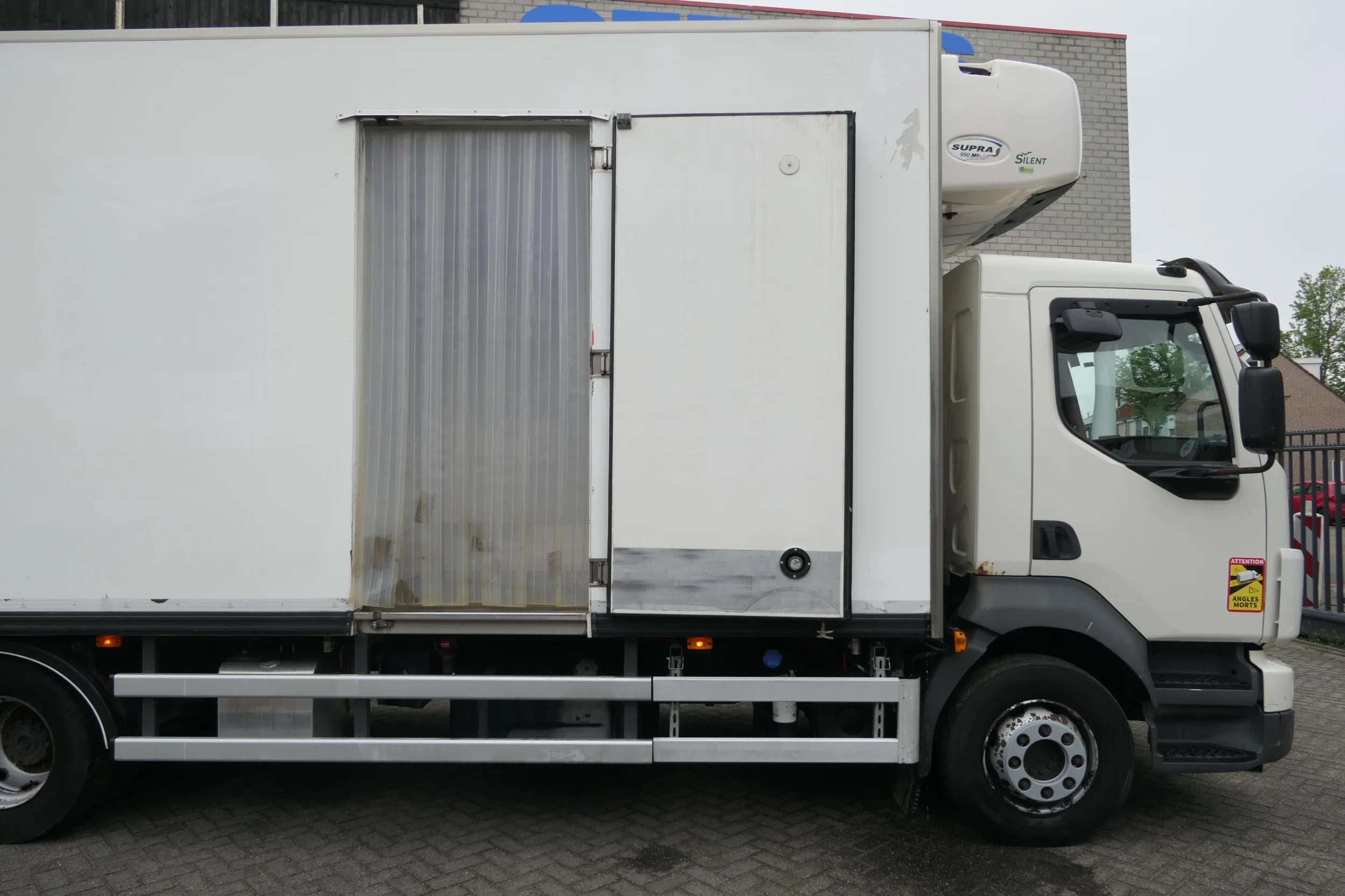 Volvo 240 2013 - FL | Carrier SUPRA 950Mt / Bi-temp | 3 Compartments | 582187Km | 2013 | 12Ton | 6 Cylinder | Dhollandia 1500Kg | TUV/MOT/APK 08-2026 | Luxembourg Truck afbeelding 8