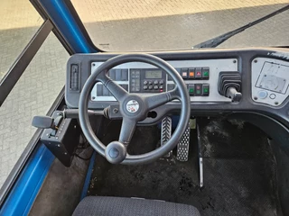 Terberg YT 182 2005 - 4x2 Nederlandse registratie Naafreductie afbeelding 12
