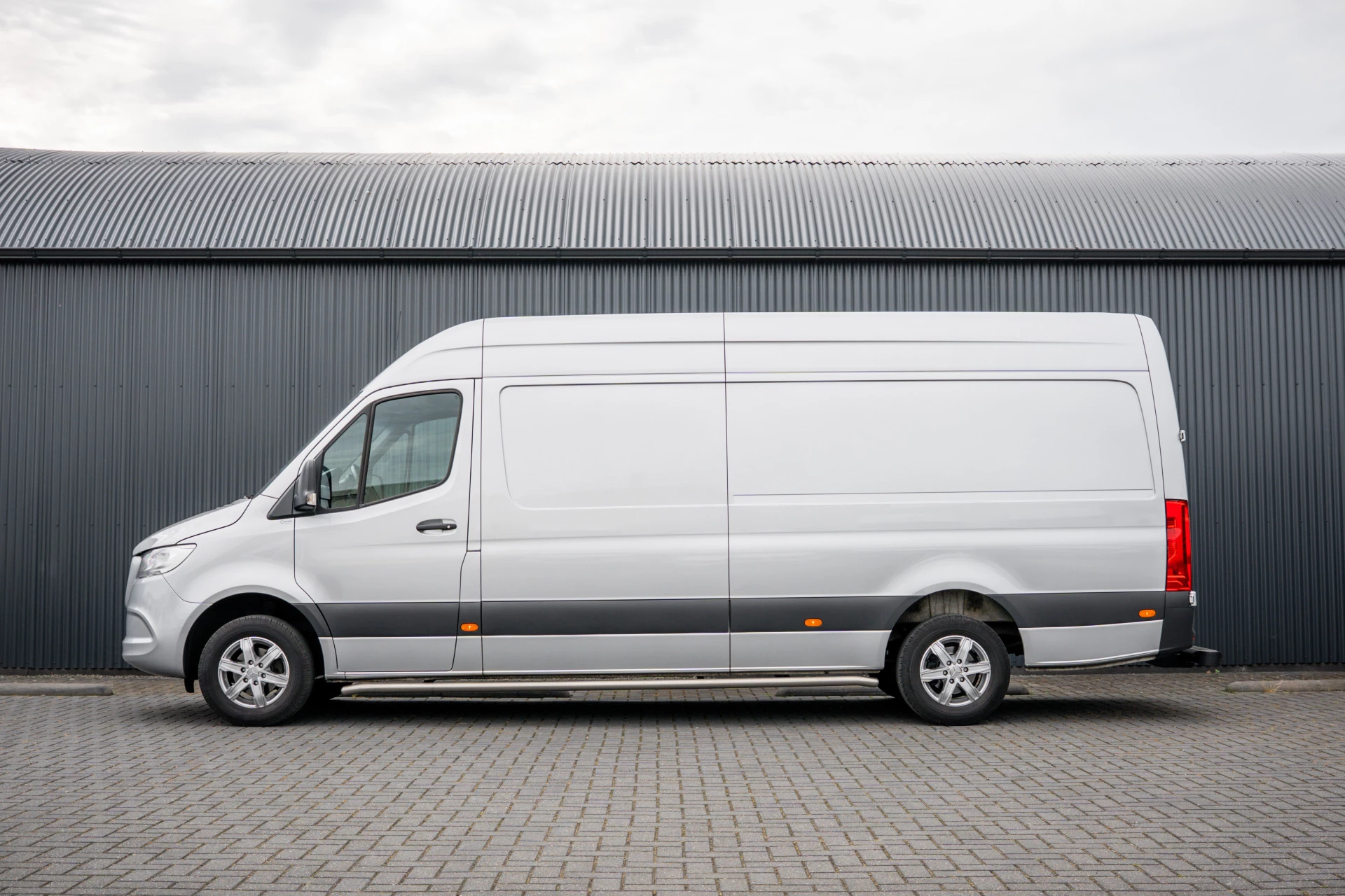 Mercedes-Benz Sprinter 2023 - 315 CDI RWD L3H2 | ZGAN | Automaat | 1e Eigenaar | Camera | Carplay | Cruise | Mbux | Climatronic Bild 5