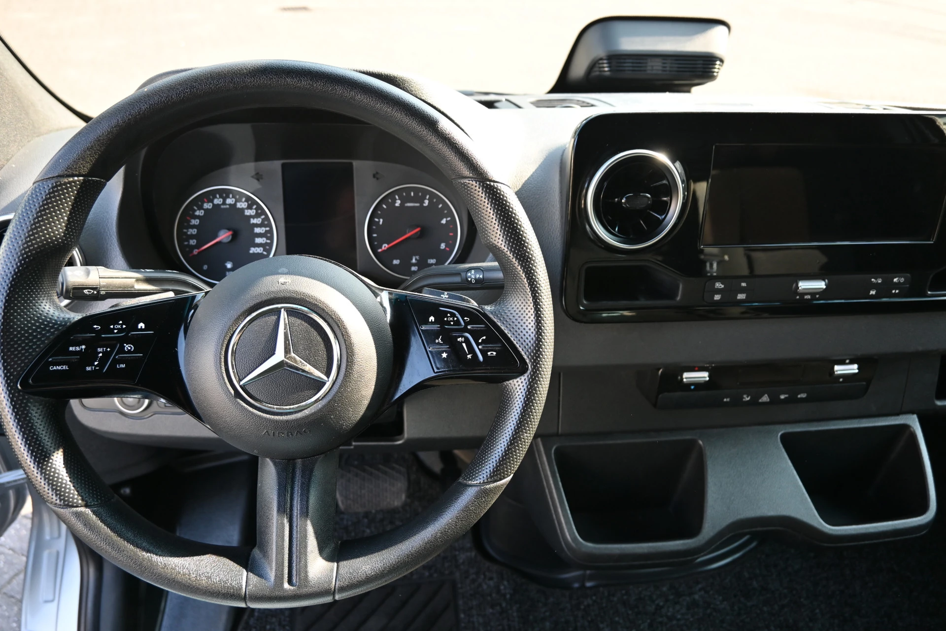 Mercedes-Benz Sprinter 2024 - 317 CDI Pro L2H2 image 15