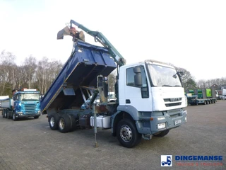 Iveco AD260T33 6X4 RHD tipper + HMF crane 2008 imagen 2 miniatura