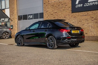 Mercedes-Benz A-Class 2021 - 250e AMG-Line, Pano, Burmester, Half Leder image 4