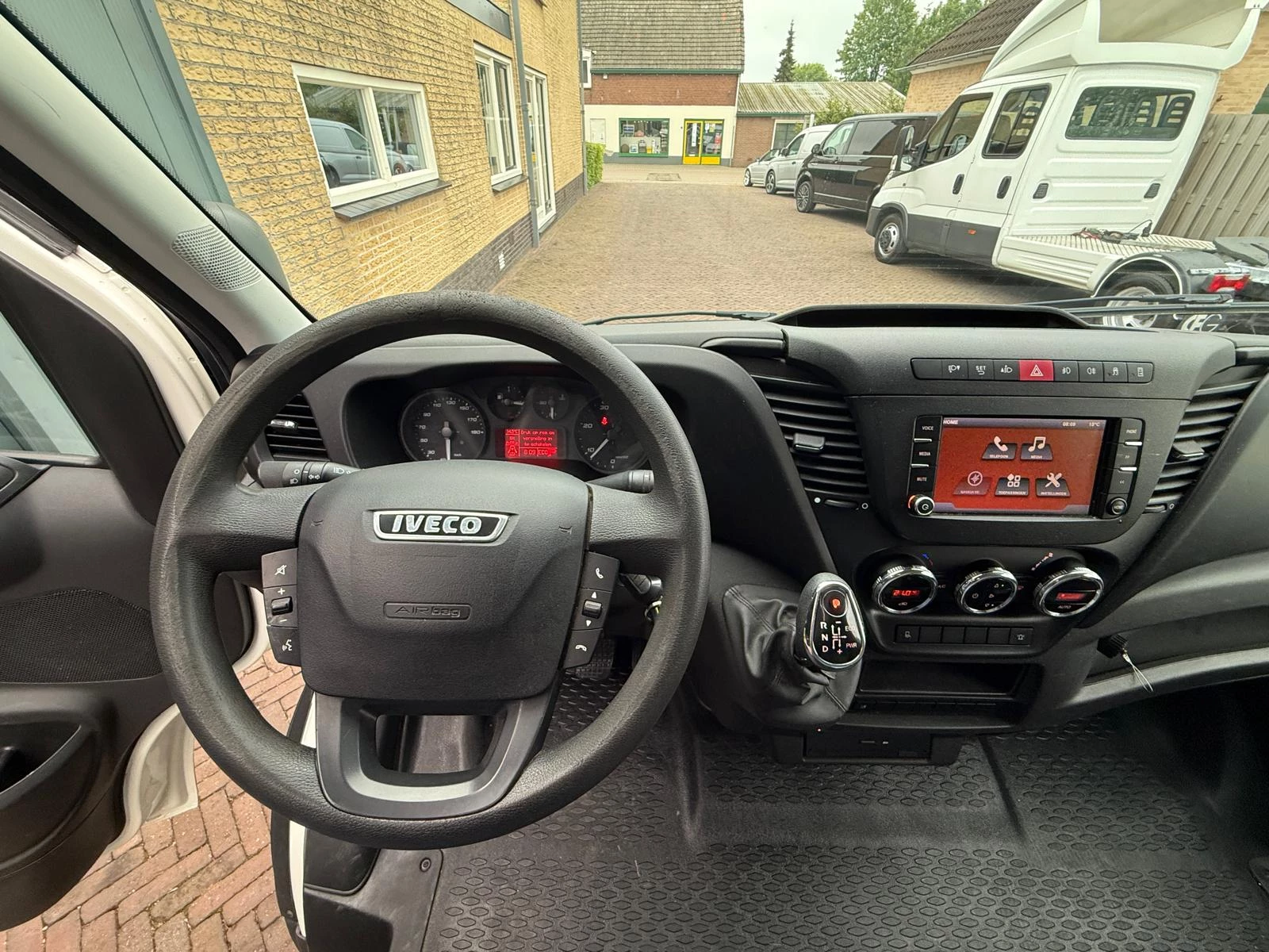 Iveco Daily 2017 - 40C18 3.0 Hi Matic Openlaadbak 3.7m Amco Veba Kraan AC Euro 6 afbeelding 10