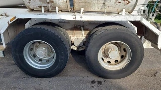 Renault Kerax 370 2003 - 8x4 Mixer Steel image 7