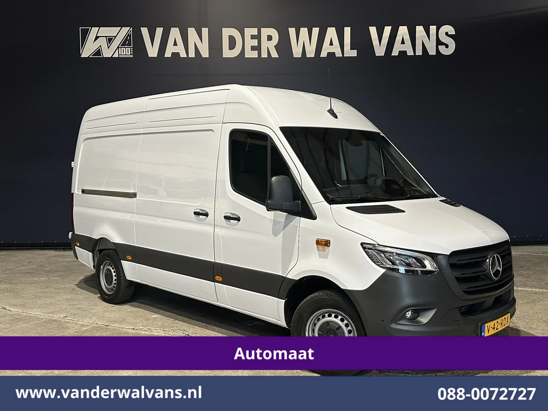 Mercedes-Benz Sprinter 2024 - 317 CDI 170pk 9G-Tronic Automaat L2H2 2025 MODEL XL MBUX Euro6 Airco | Camera | Navigatie | LED | Cruisecontrol afbeelding 1