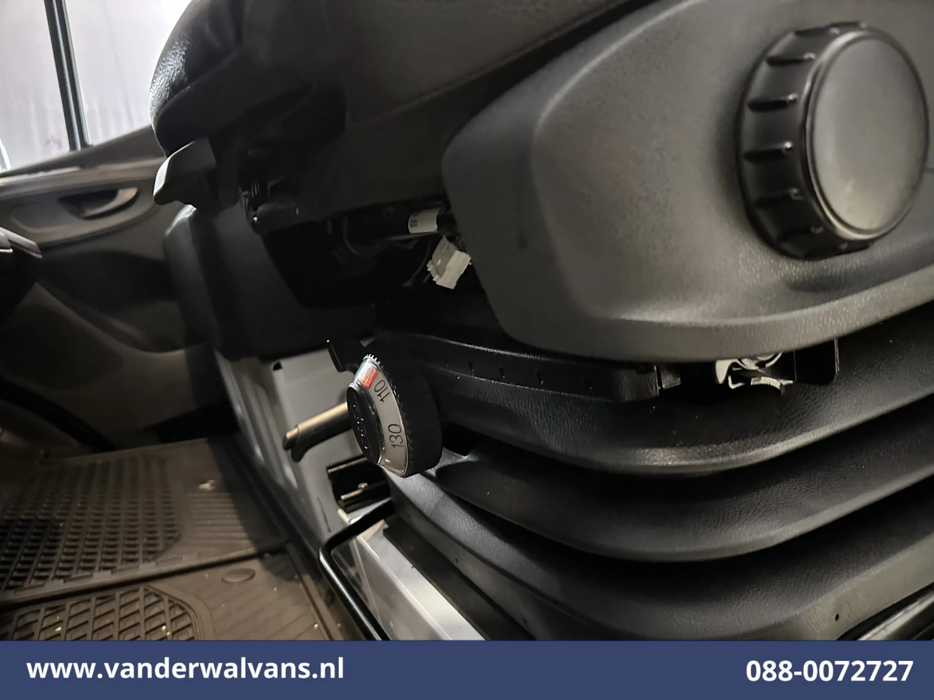 Mercedes-Benz Sprinter 2023 - 315 CDI 150pk L2H2 Euro6 Airco | Camera | Apple Carplay | Cruisecontrol | Chauffeursstoel | Leder immagine 5