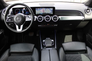 Mercedes-Benz GLB 2020 - 200 AUT7 Advantage WIDESCREEN DISTRONIC SFEER KEY-LESS GO TREKHAAK zdjecie 2