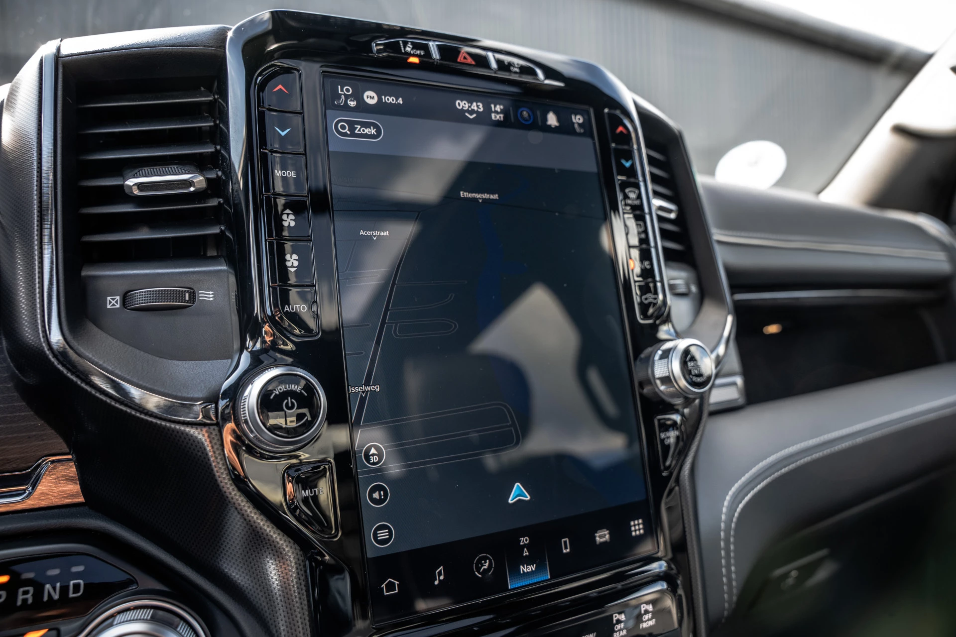 Dodge Ram 1500 2024 - 1500 LIMITED 5.7L V8 | 1e Eigenaar | Head up | Luchtvering | Rambox | Split Tailgate | Pano | Harman / Kardon zdjęcie 29