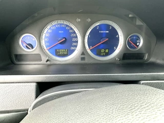 Volvo XC90 2007 - 2.4 D5 Momentum 7 PERSOONS Youngtimer obrazek 7