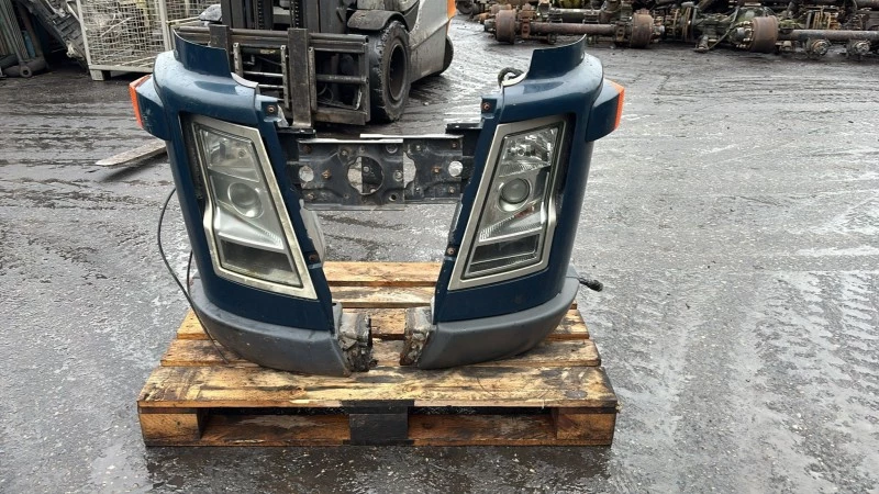 Volvo - HEADLIGHT CORNER SET obrázek 1