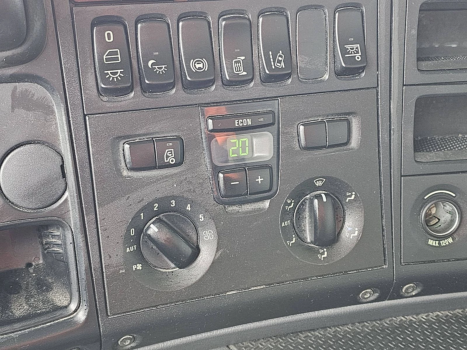 Scania P 2016 - P250 image 14