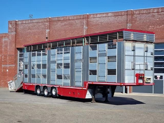 Zorzi 38S13619 2011 - Irma 2 deck livestock - Water & Ventilation - Lifting roof - Lifting floor - bild 1