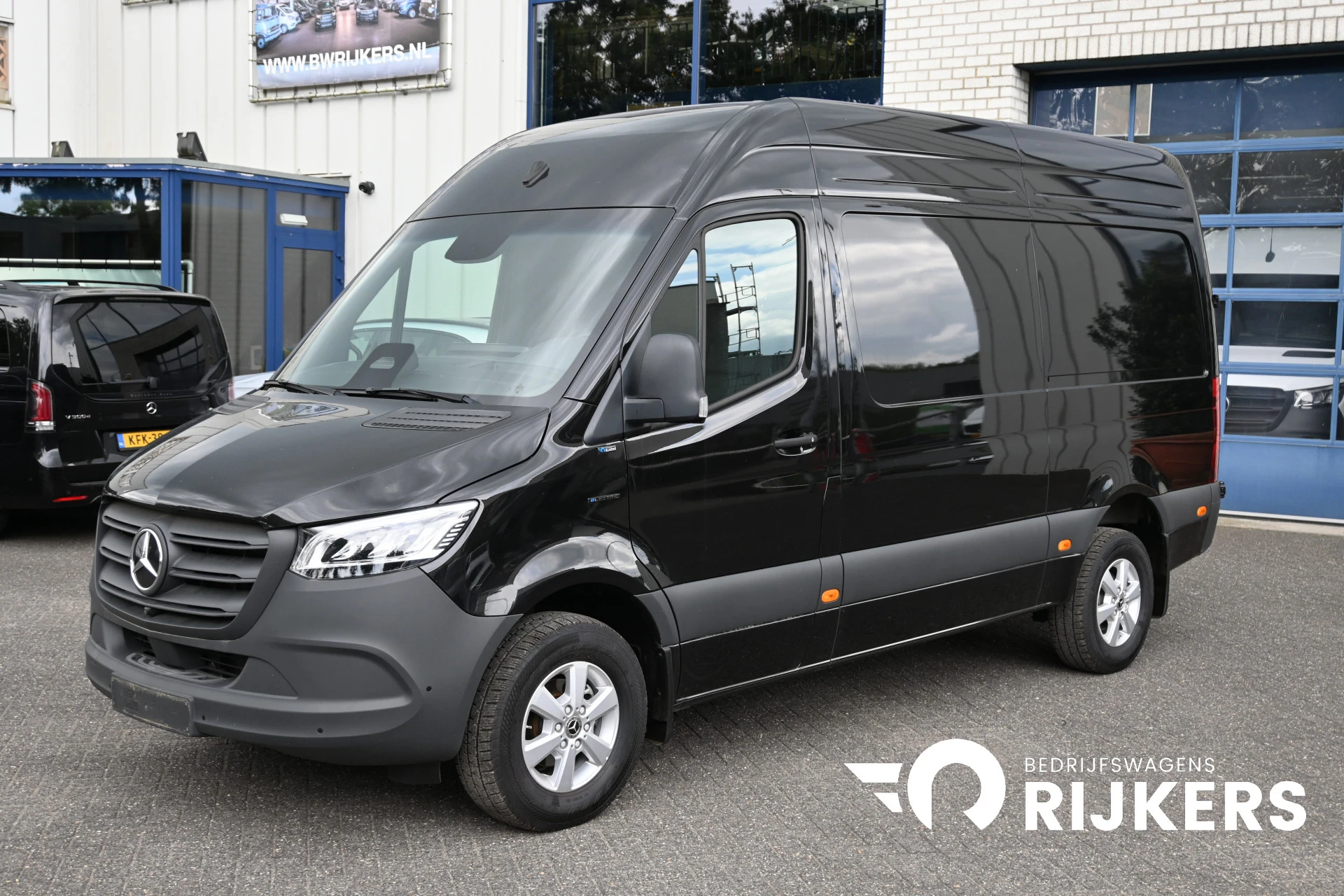 Mercedes-Benz eSprinter 2024 - 320 L2H2 Select 81kWh image 1