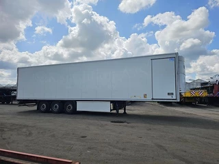 Krone SDR 27 EL4-FB, 3 AXLE FRIDGE TRAILER WITH MEAT RAILS THERMO KING DUAL TEMP 2016 - N/A bild 2