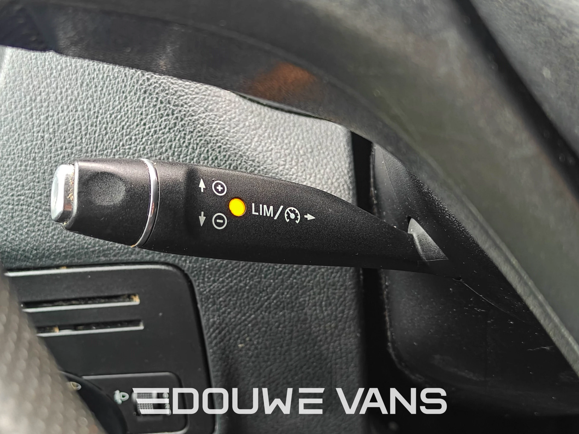 Mercedes-Benz Vito 2016 - 114 L2 Mixto 5 Zitplaatsen Airco Lage KM Trekhaak zdjęcie 16