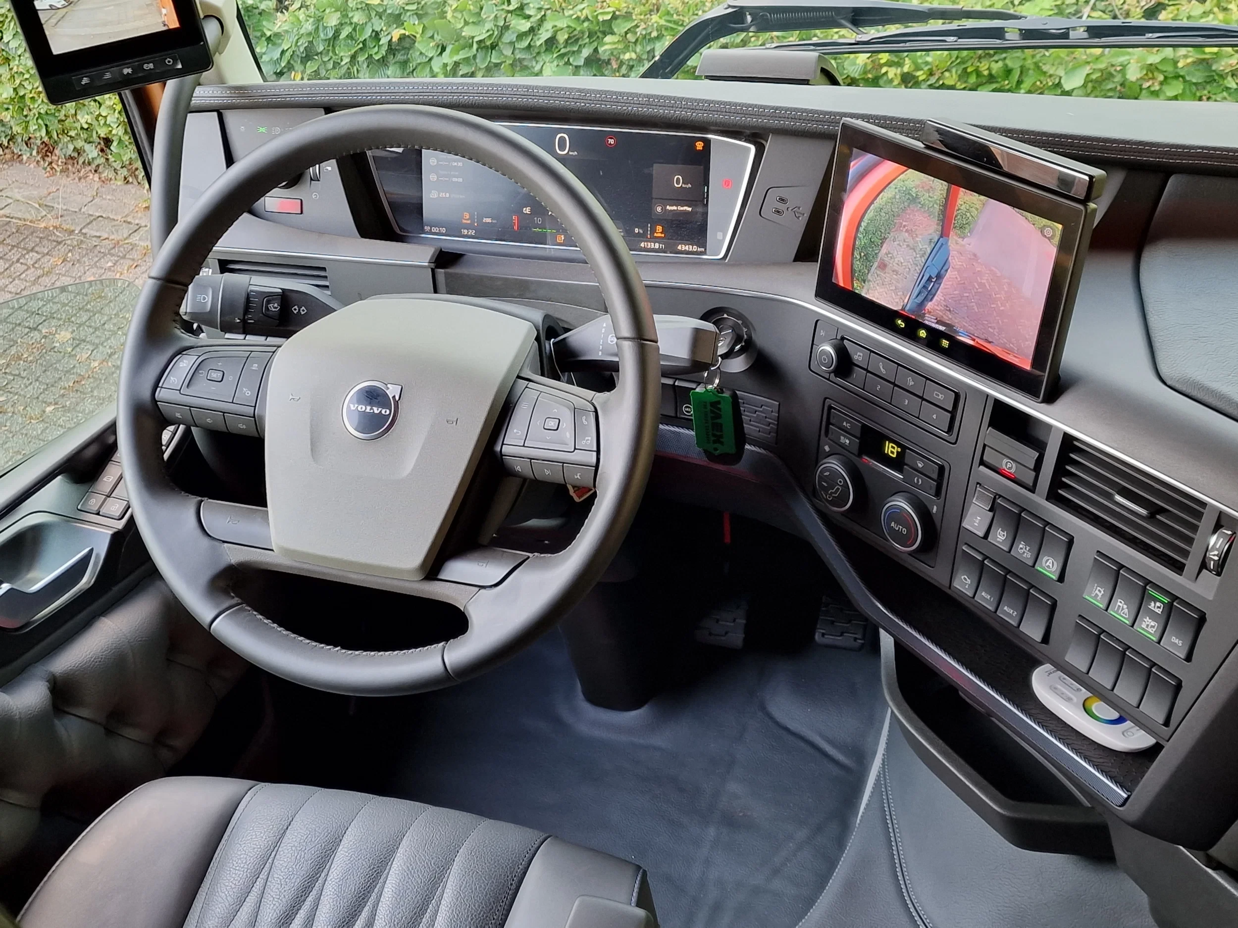 Volvo FH 2026 - 13.500 Aero Globetrotter XL 4x2 - New - Full spec - BUFFL interior - Retarder image 78