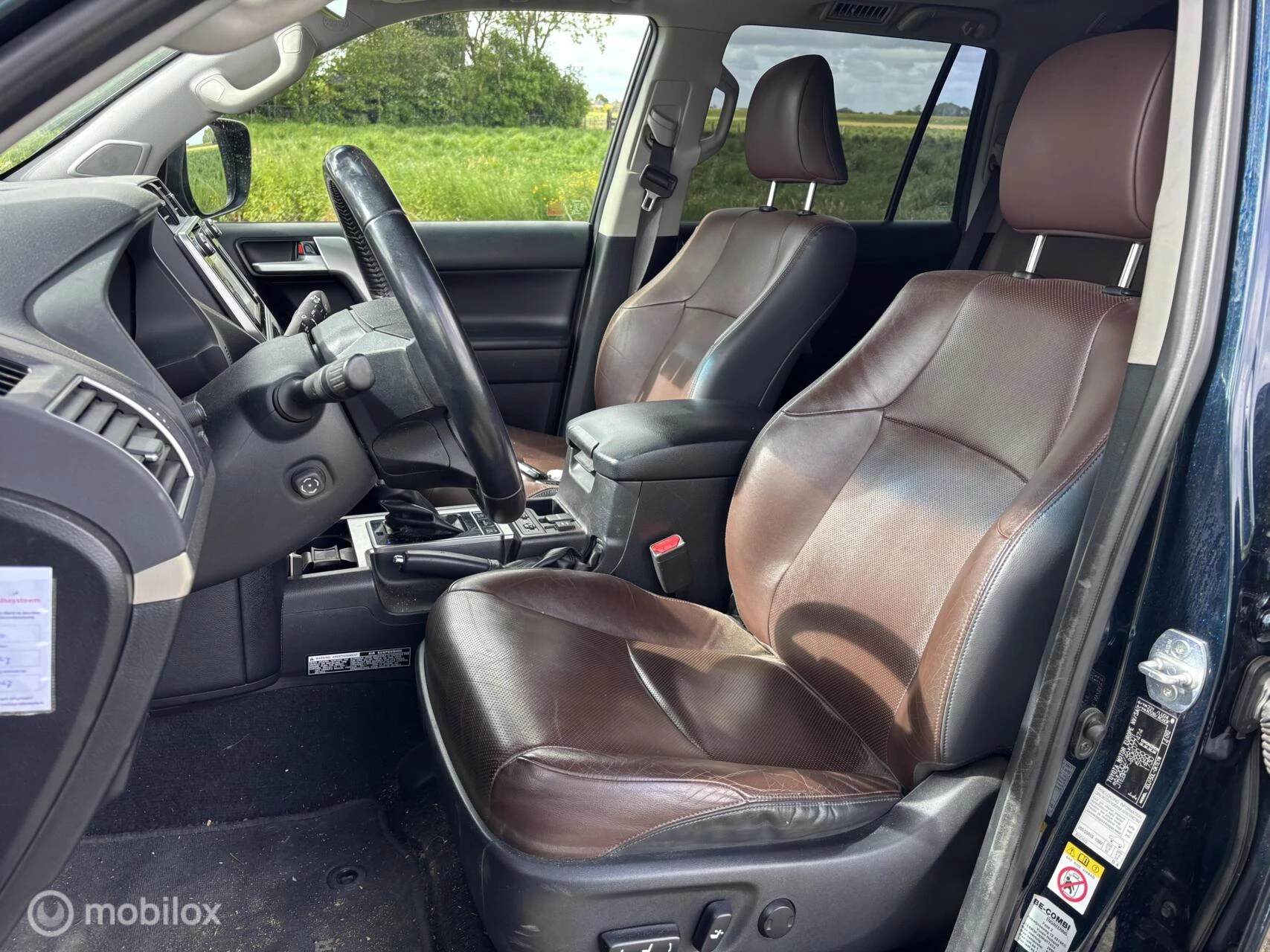 Toyota Land Cruiser 2018 - 2.8 D-4D-F Executive Window Van image 18