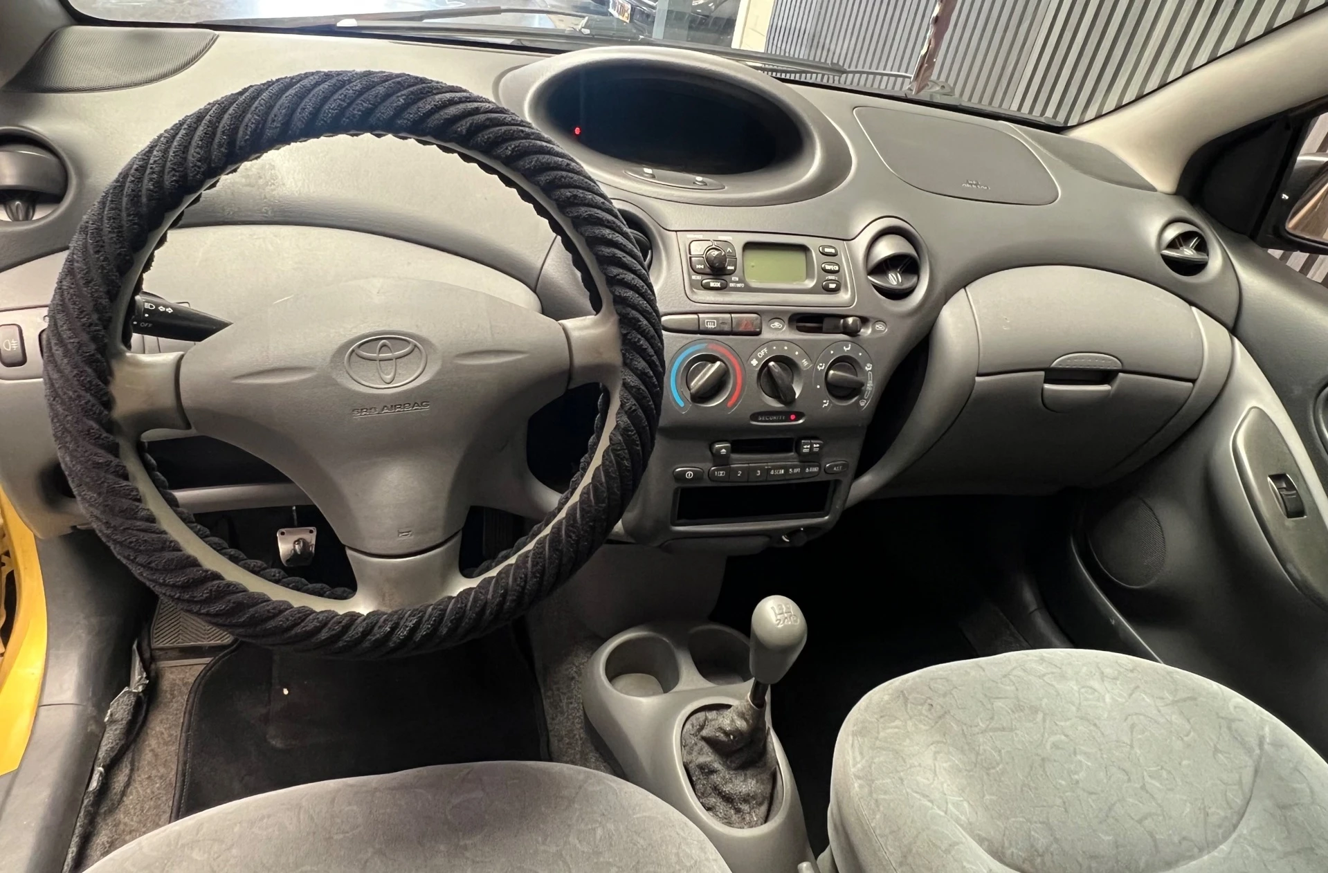 Toyota Yaris 1999 - 1.0-16V VVT-i Sol - Inruil auto afbeelding 2