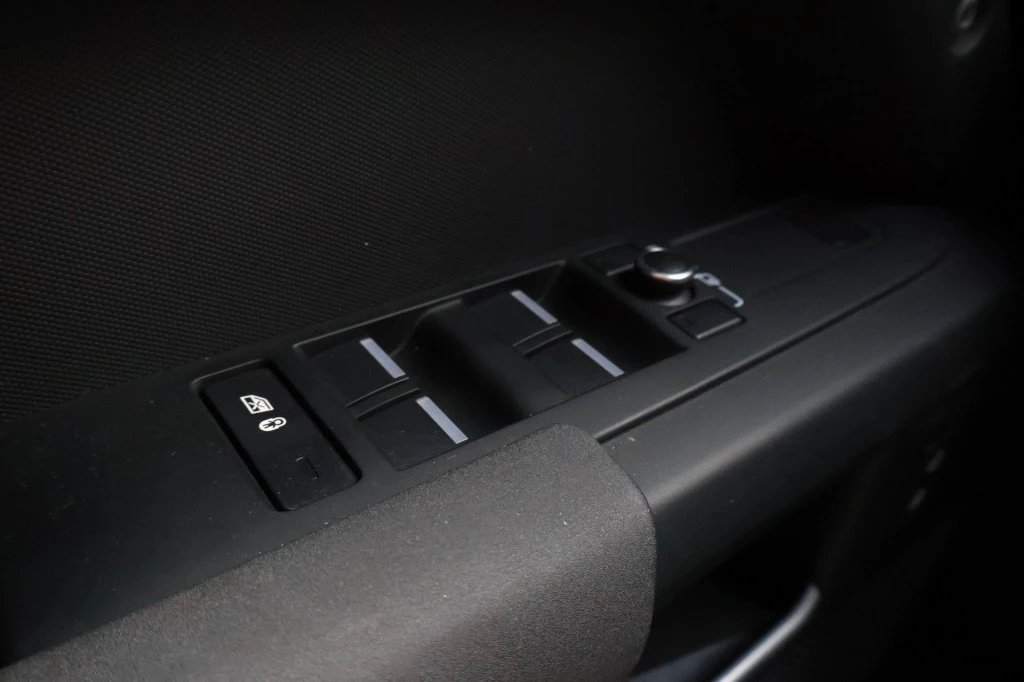 Land Rover Defender 2022 - 110 Hybrid X-Dynamic S / Luchtvering / Panoramadak / trekhaak afbeelding 9