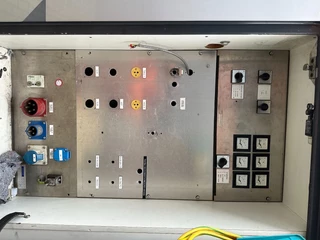 Scania P 2010 - P230 TOP: multifunct. ruimte met airco (camper?), 22kVA generator, hydr. steunpoten, beloopbaar dak, keuken, APK 10-2026 immagine 27