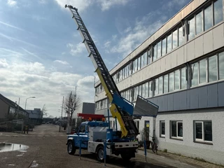 Land Rover Defender 2012 - DEFENDER170 4X4 KLAAS verhuislift 21 meter imagem 3