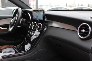 Mercedes-Benz GLC 2020 - 300e 4MATIC AMG Line LEDER SFEER CARPLAY CAMERA 20'' imagen 18