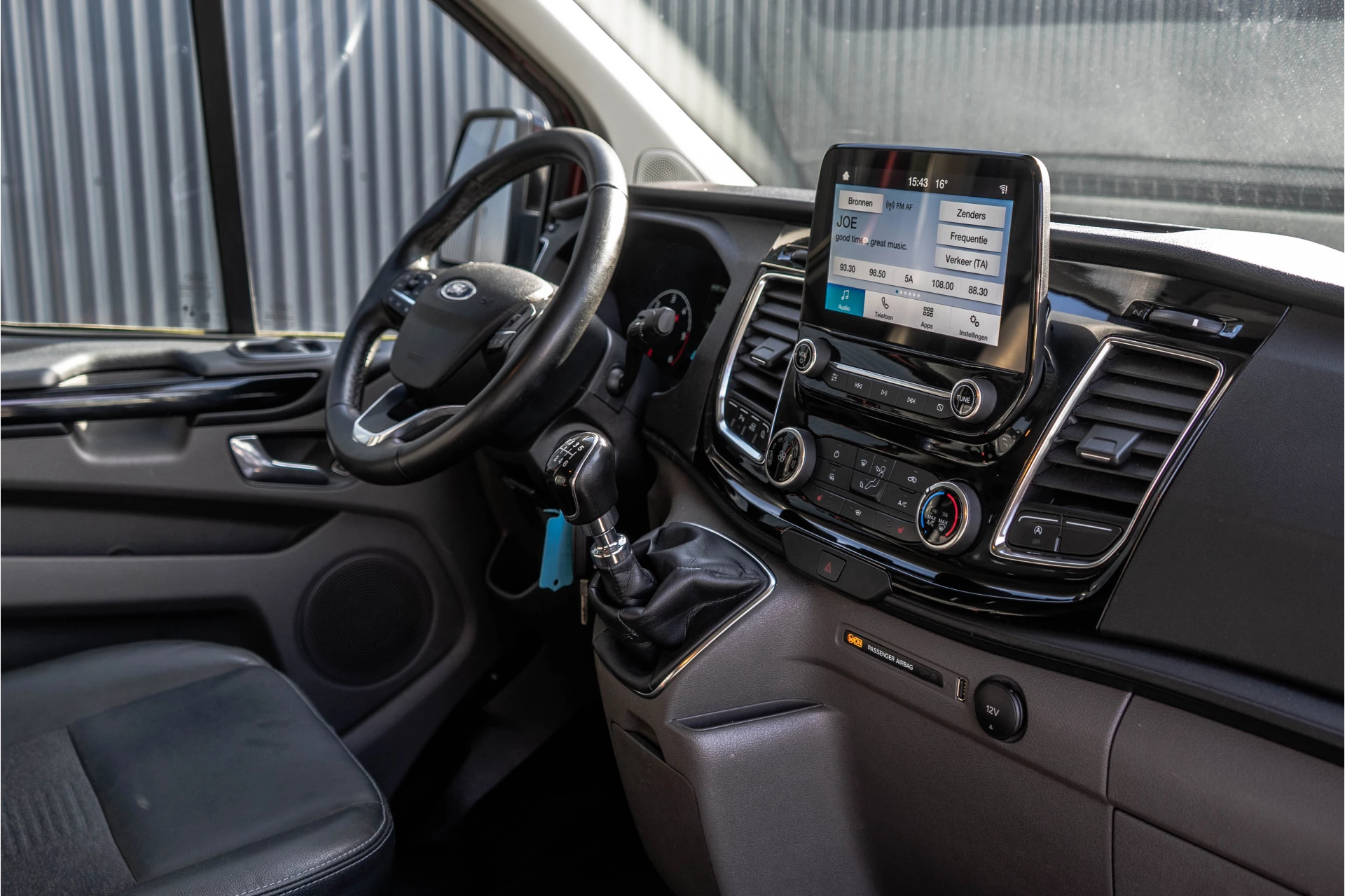 Ford Transit Custom 2022 - 2.0 TDCI L2H1 | 170PK | Trail | DC 5-Persoons | Camera | Carplay | Lederen interieur obrázek 2
