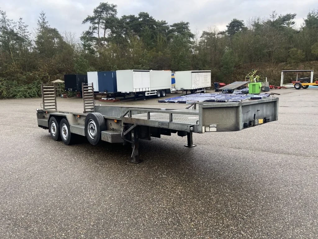 Iveco 2022 - de grootste vooraad van Europa BE trekkers en be oplegger Bild 3