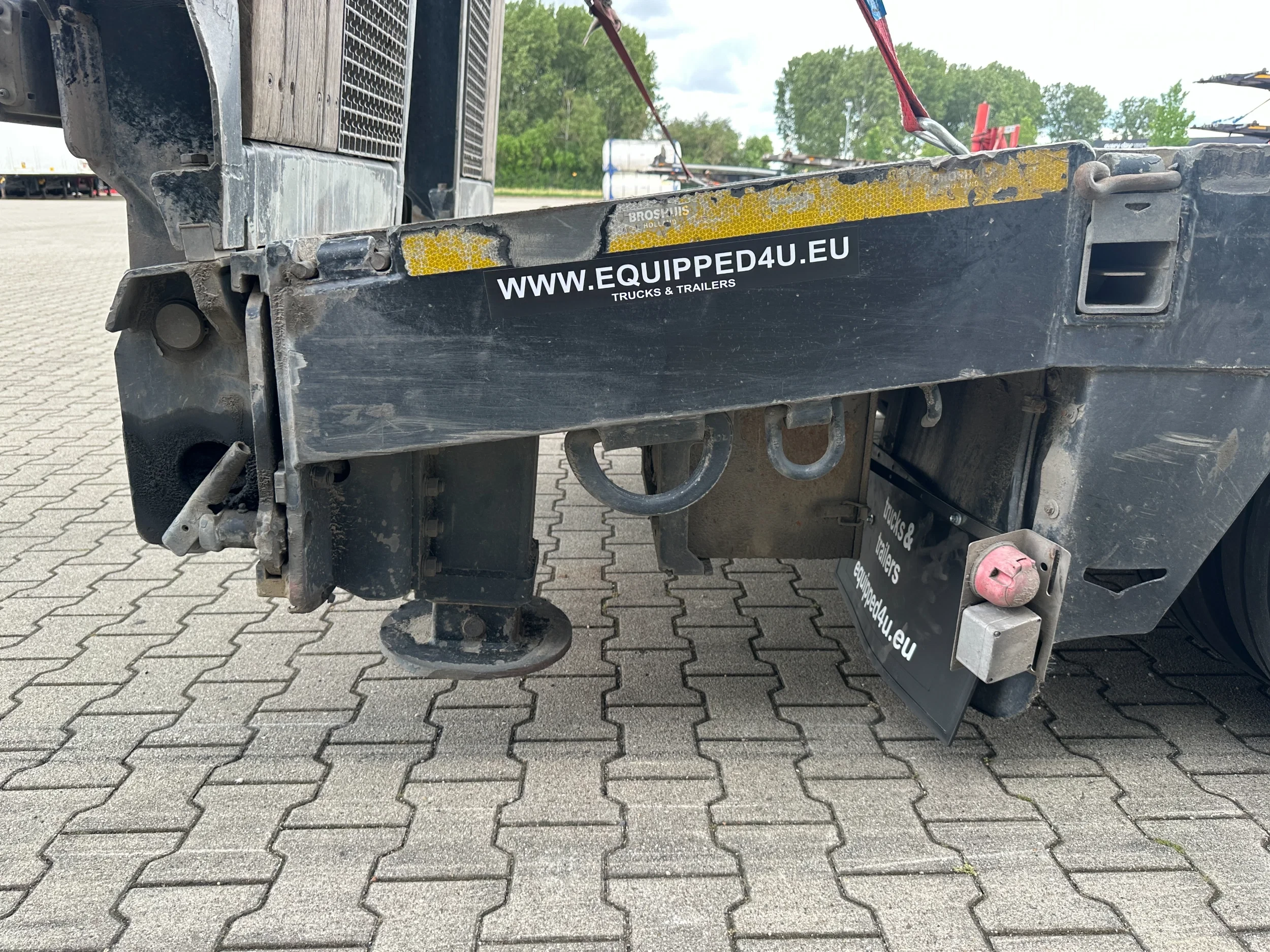 Broshuis 2019 - 3ABSD Lowloader 3-axle / GVW: 59.000kg / Neck: 23.000kg / hydraulic steering + ramps + loading table / 4.60m extendable / winch / liftaxle afbeelding 39