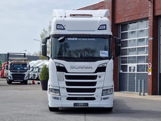 Scania R 2023 - R590 V8 NGS Highline 4x2 - BDF - 4.75 WB - Retarder - Full air - Leather - Low KM imagem 2