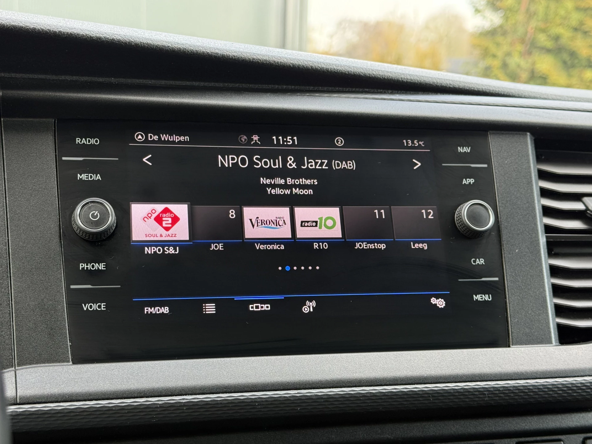Volkswagen Transporter 2021 - 2.0 TDI 150 PK DSG AUTOMAAT HIGHLINE / L1H1 / ALUCA INRICHTING / AIRCO / CRUISE / ACHTERKLEP / NAVI / CARPLAY Bild 18