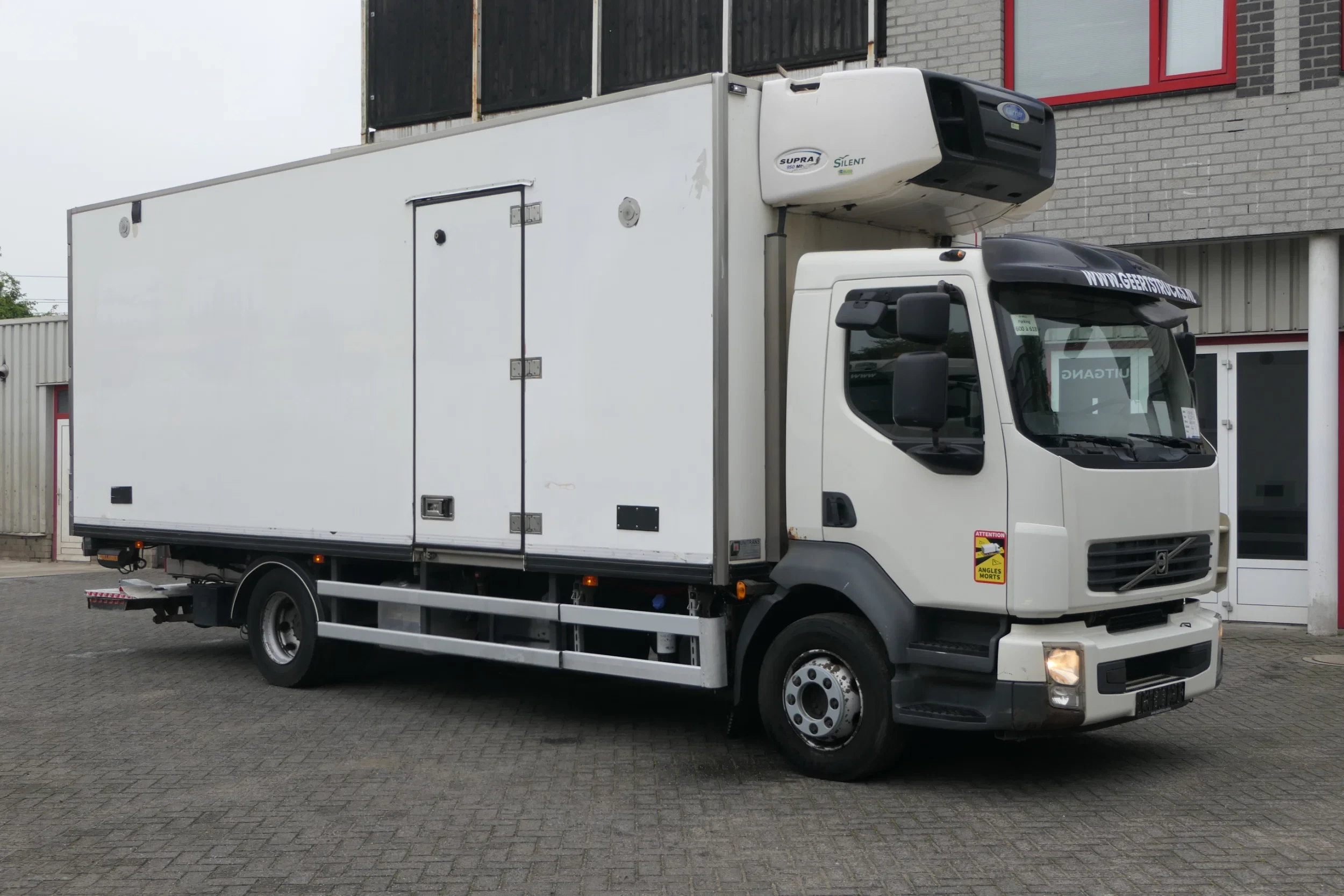 Volvo 240 2013 - FL | Carrier SUPRA 950Mt / Bi-temp | 3 Compartments | 582187Km | 2013 | 12Ton | 6 Cylinder | Dhollandia 1500Kg | TUV/MOT/APK 08-2026 | Luxembourg Truck afbeelding 1