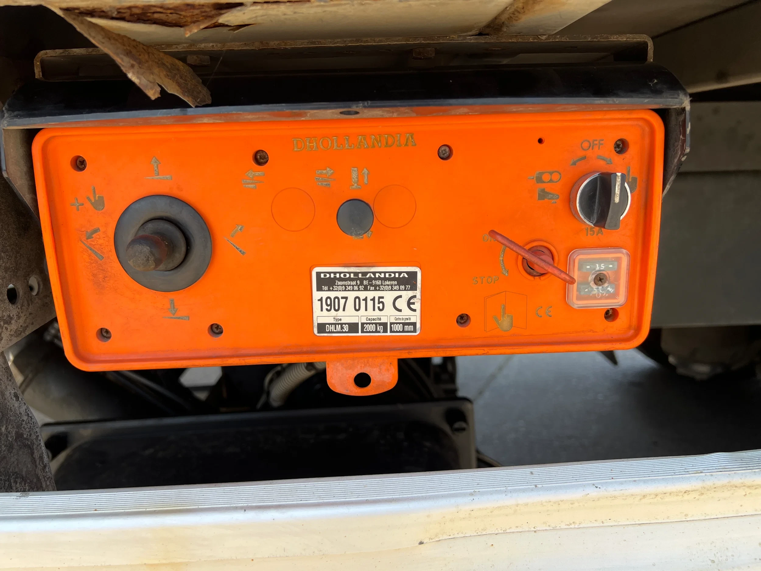 Renault D 2019 - Wide 28.320 / 6x2 / Closed box / Dhollandia image 9