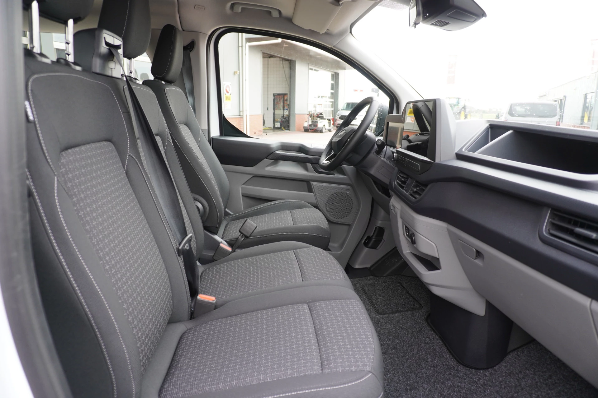 Ford Transit Custom 2026 - 340L 2.5 PHEV 233PK L2H1 Trend 9 Persoons PHEV Automaat obrázek 20