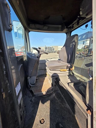 Terberg RT 282 | 4X4 |TURNING CHAIR| AUTOMATIC GEAR|25885 HOURS. 2008 - N/A obrazek 12